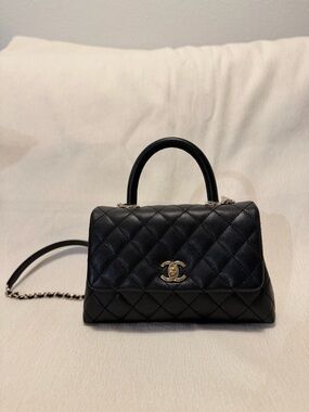 Chanel caviar coco handle in mini